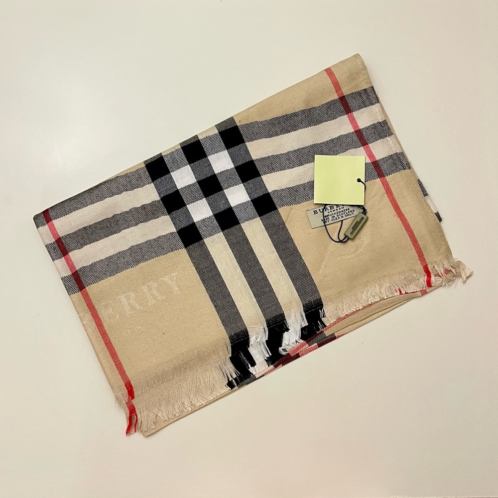 Chic Beige Plaid Nova Check Women's Burb*rry Style Scarf - Picture 2 of 10